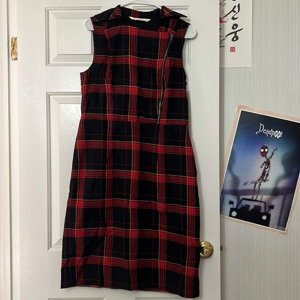 Moto collar dress. Cute fall plaid